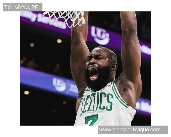 杰伦布朗表现出色却难挽败局17投10中罚球9中8独砍30分3板3助