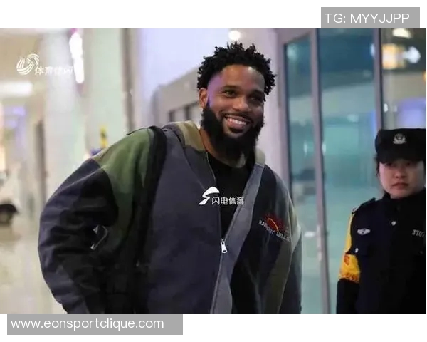 媒体人曝鲍威尔与克里斯关系密切克里斯预计十天后抵达济南