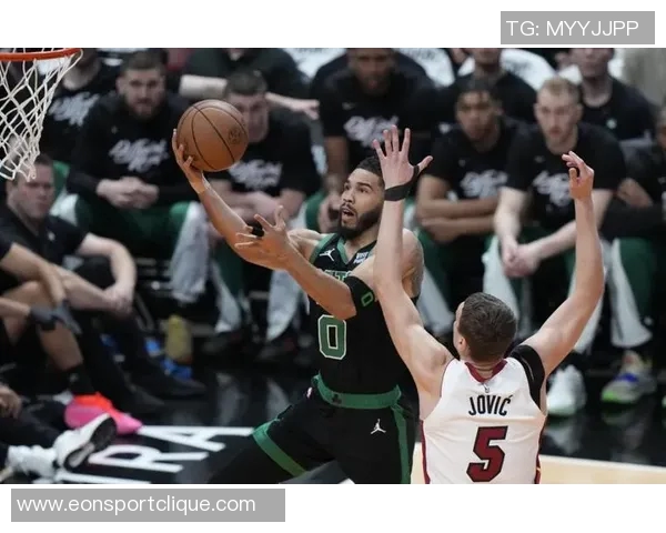 狄龙状态火热近6场比赛场均257分展现强大攻击力 狄龙状态火热近6场比赛场均257分展现强大攻击力