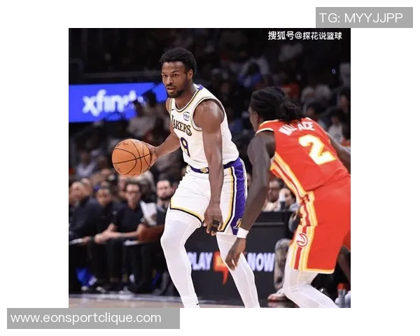 布朗尼坦言上场机会有限期待通过努力防守赢得更多信任与时间