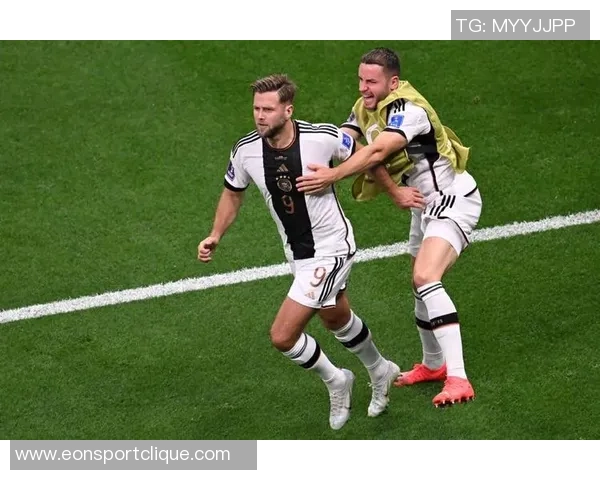 英国业余队前锋比赛中尝试修大灯却因缺工具未能成功