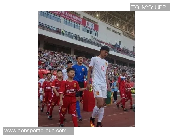 小川航基期待在与巴西队的较量中把握有限机会实现进球梦想