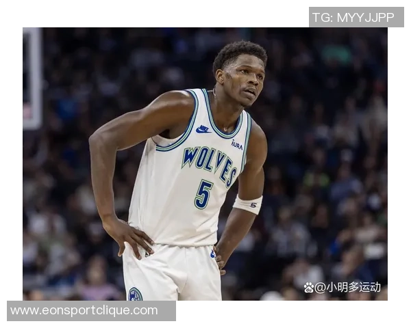 芬奇赞爱德华兹进攻成长显著近期防守表现同样出色