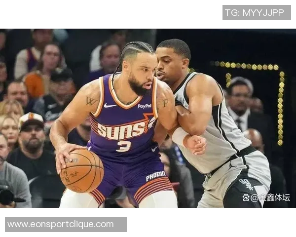 文班缺阵球队表现出色哈珀称他复出后将助力球队无敌状态