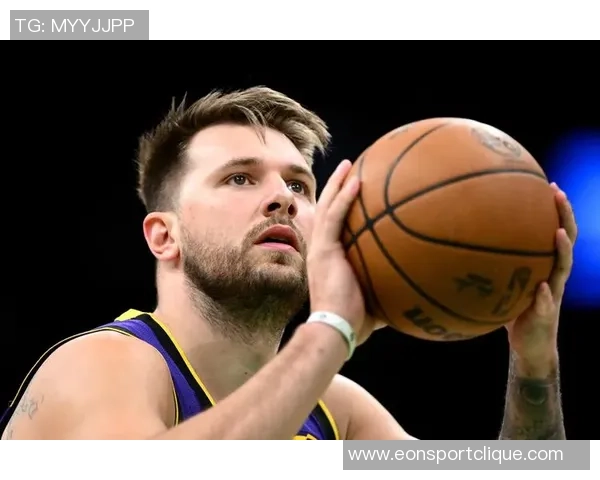 里夫斯称赞东契奇为联盟顶尖球员他的表现令所有人都不感到意外